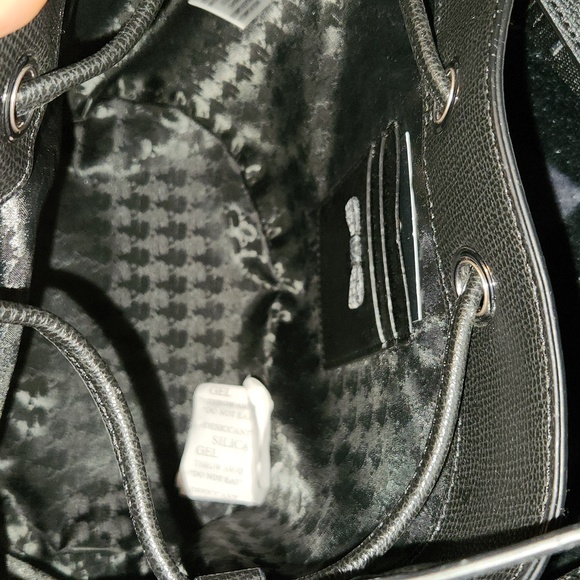 NWT KARL LARGERFELD BLACK AND WHITE w/SILVER HARDWARE BUCKET BAG/TOTE - Picture 9 of 10